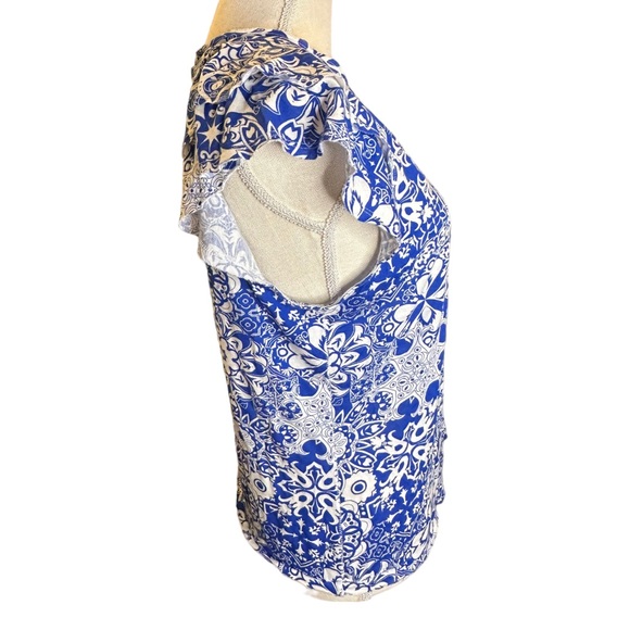 Maeve Anthropologie Catie Ruffle Sleeve Blue and White Tee in Size Medium - Picture 3 of 4